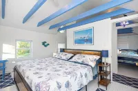Charming Waterfront Farmhouse 10 Minutes from Blackwater NWR - Pet Friendly
