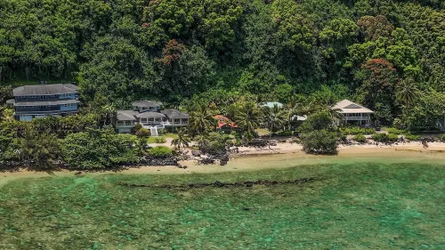 Charming, Romantic Beach Cottage at Anini Beach!  TVNC 1361