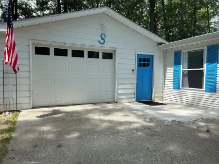 Sloanhouse, Centrally located with Houghton Lake views