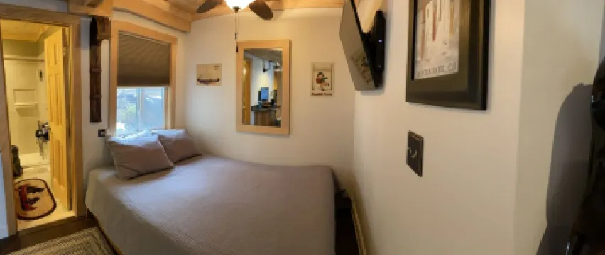 Luxury condo, slope side located at the top of Sugar Mountain. GREATVEIWS!