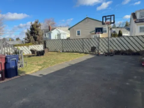 Entire House w/parking mins to Historical Boston Hoteles en Everett