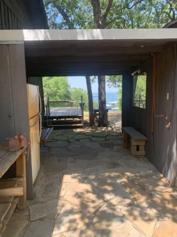 Lakeside Country Cabin with private dock!