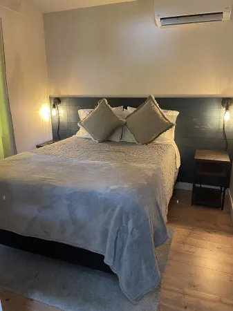 Quaint 2 Bedroom Cabin Located in the Heart of the Black Hills with Garage