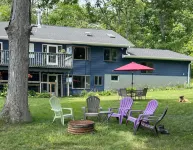 Lakefront house-6 acres of woods-Private Lake-4 miles from MIS