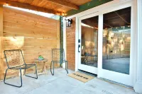 Modern Tiny Home in Tech Terrace – Walk to Texas Tech and J&B Coffee & More!