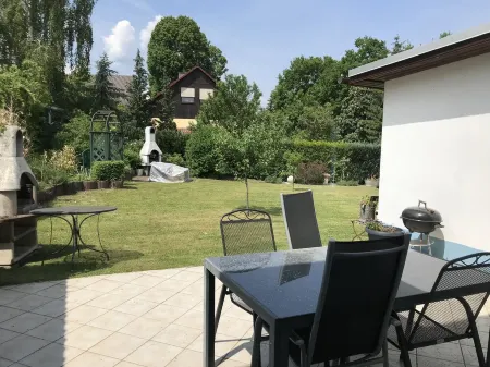 Ferienhaus "stück - Davon " Nr. 2 - Ruhig, Garten, Grillplatz, See, Schorfheide