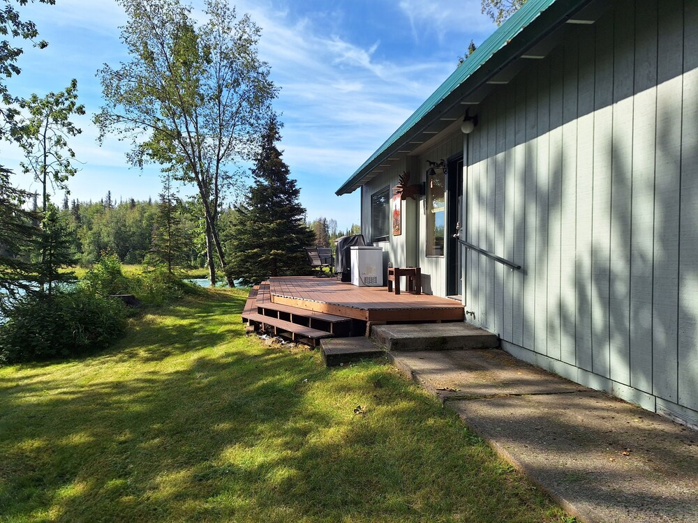 Walt's Point cabin on the gorgeous Kenai River in Soldotna..Alaska's Playground! Hotels in Soldotna