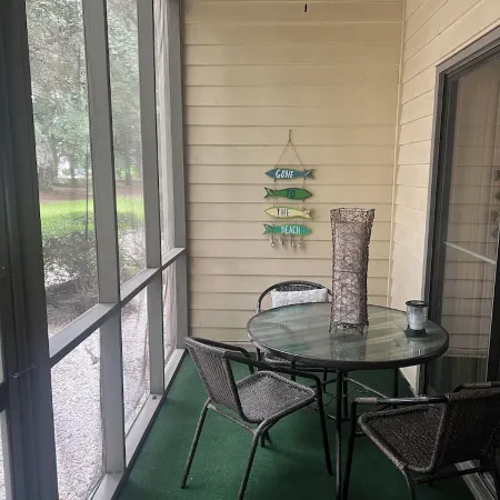 Sunset Beach Beautiful 2 Bedroom Villa 1.5 miles from Sunset Beach