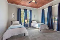 The Shiplap Cottage: 9min to Silos/Downtown/Baylor