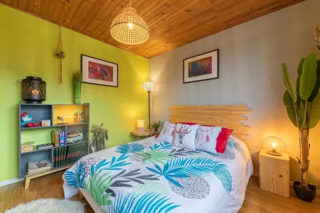 Back to the 80'S Apartment Отели в г. Сент-Эгрев