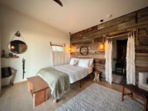 The LoneEast An Eastern Sierra wilderness retreat Hotels in Lone Pine