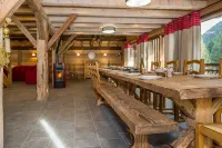 Chalet sleeps 14 with jacuzzi, 200m of Pré la Joux ski lift - Chatel Reservation Hotels in Chatel