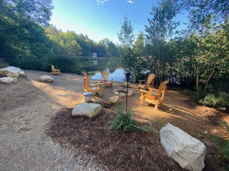 White Mountains Waterfront Chalet w/ Private Beach