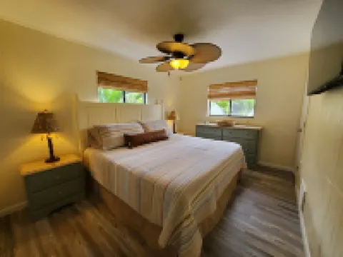 30 Seconds to Beach Path! Tiki Bar with Outdoor TV! Bikes, Kayaks, Sups & More!