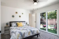 Desert Paradise w/ 2 masters, pool, & golf