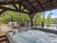 Beautiful Lake House on Belleau 100 ft of Waterfront! Kayaks, Jacuzzi 3100 sqft! Hotels in Wakefield