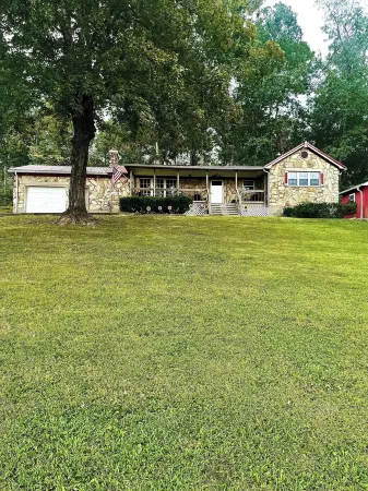A Cozy Country Home Near Nolin Lake, Blue Holler Atv Park and Mammoth Cave