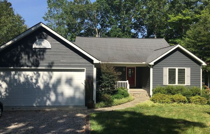 HUGE cove, DEEP water, KAYAKS, SUPs, fire pit & game room