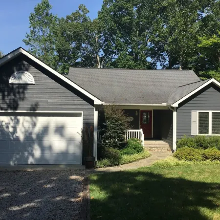 HUGE cove, DEEP water, KAYAKS, SUPs, fire pit & game room