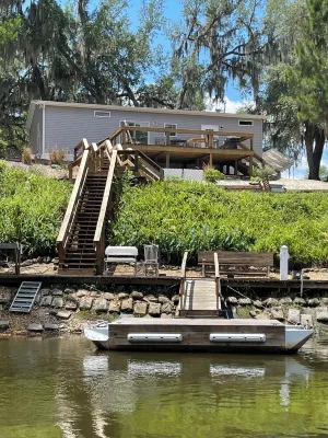 Sportsman's Bluff sits high above a deepwater canal with the river minutes away!