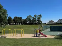 Coastal Cottage !3 bedroom, 2 bath home with deck and walk to the beach