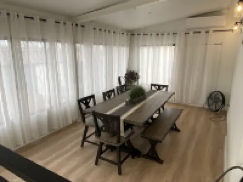 Spacious 4Br Denver Home: 4 King Beds, Pet Friendly, Arcade & Backyard