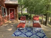 Lakefront cottage on rustic setting in cove - 3 tähden
