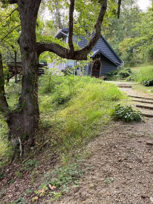 Brown County Cozy Cabin--Close to Story, Nashville, Columbus on 6 acres