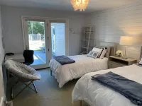 Family Friendly Home, Pool, Huge Yard, Gardens, Firepit, Close to Beaches Towns Hotels in Saugatuck Township