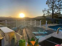 Upscale Resort House /Views, Saltwater Pool/Spa !
