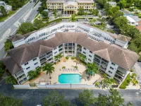★Cozy Beach Escape★ 0.9 miles from Clams Pass Beach !