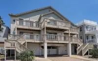 3bd 2bath 1 block from beach & attractions! Beach Passes & 2 parking spaces