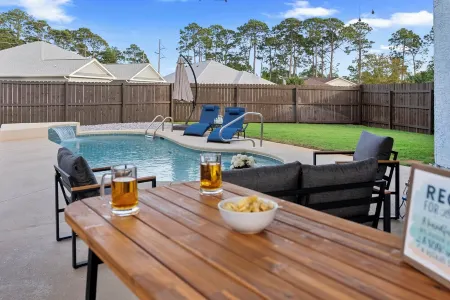 PCB Paradise Sands Oasis - Private Pool, Game Room, Hot Tub!