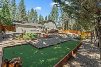 Large 3BR/2BA Family Home. Mini Golf Course. Amazing Gaming Room.