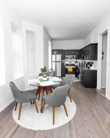 Gorgeous,  2- bedroom apartment walking distance to GWB! Отели рядом с достопримечательностью «Fort Lee Museum»