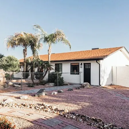 Centrally located cozy Studio in peaceful neighborhood!