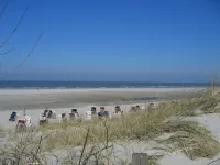Stone cottage in the garden Hoteles en Wittmund