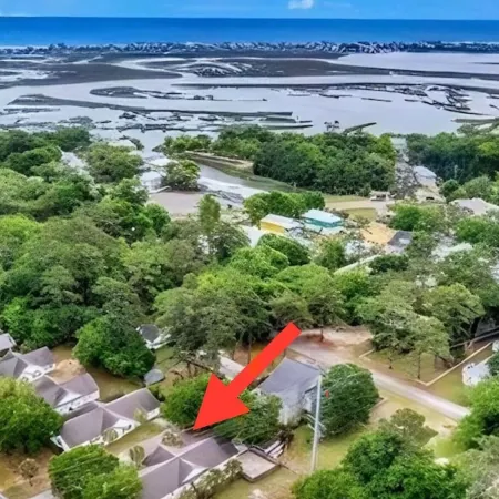 Sunnyside Villa-Free Beach Pass! 2 King Bedrooms, Garage, Near Marshwalk!