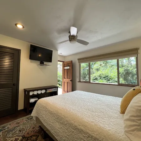 Jungle view bedroom with private entrance,outdoor private Bali style bathroom
