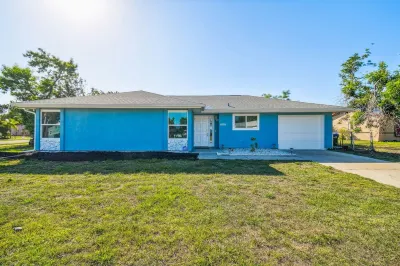 Remodeled relaxing pool home. Great location. Pet friendly Các khách sạn gần Warm Mineral Springs Park