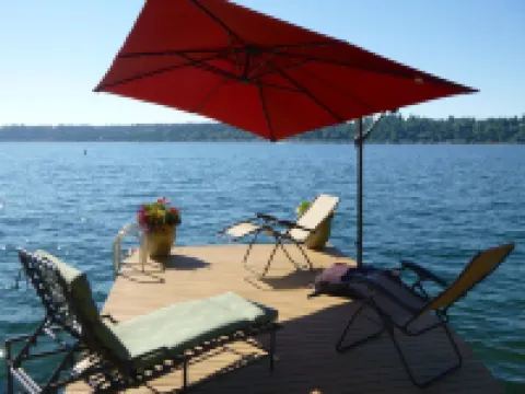 Tranquil Lake House near Seattle, Issaquah, Redmond