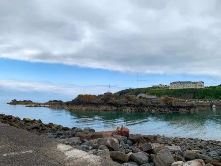 Luxury lodge situated idyllically on the edge of a small working farm