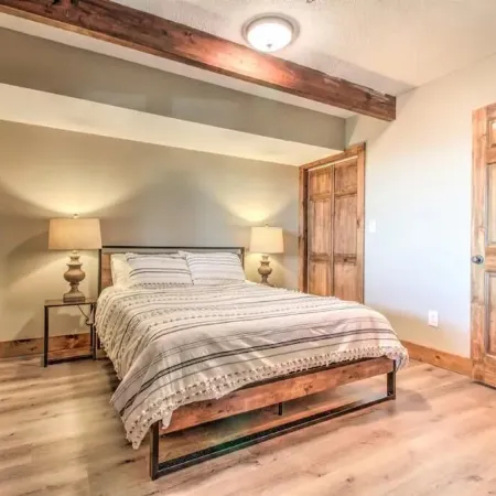 Breathtaking Mountain Views and Sunsets, Fully Renovated, Luxury VT Retreat,