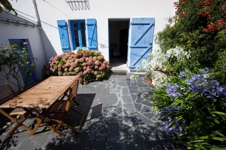 150 m2 house with sea view and private pool