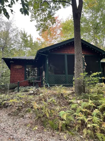 Cozy Cottage Escape on 123 acres