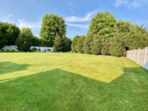 Charming Wine lovers Farm House with heated Pool & Hot tub!!