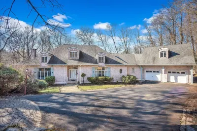 Fancy Poconos Castle & Indoor MEGA 10+ Hot Tub Hotels in 