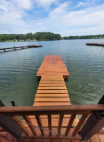 Lakefront Cedar Cabin-South Toledo Bend-fishing pier,dock-covered parking-pets👌