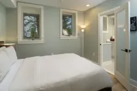 Luxury Condo 2br close to Metro & NIH Walter Rees/Sightseeing/Museums/Zoo/shops Hotels near Woodside Synagogue Ahavat Torah