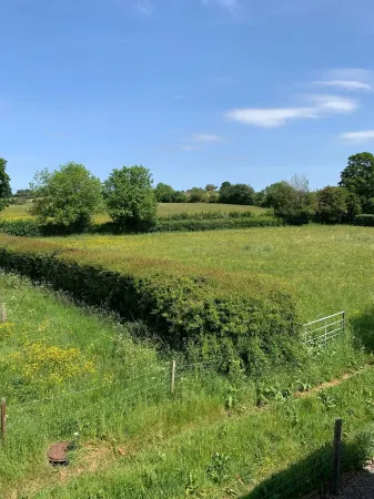 Orchard Cottage. 2-bedroomed cottage.  Short breaks welcome.  Free Wi-Fi